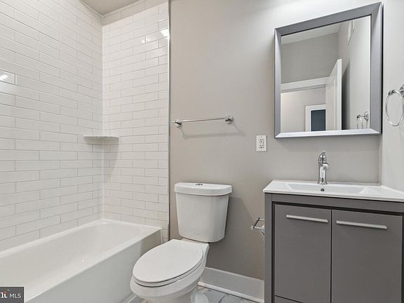 5th image of 2436 N Hancock St #1