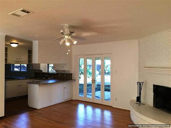 3rd image of 411 Sierra Dr
