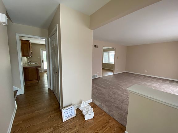 4th image of 7943 Palm Ct