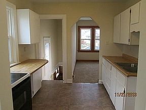 4th image of 826 Franklin Ave