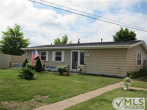 2nd image of 130 Tarzon St