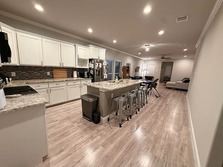 2914 Alaska Ave — Photo 1