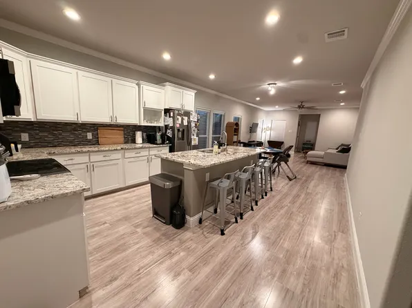 2914 Alaska Ave, Dallas, TX 75216