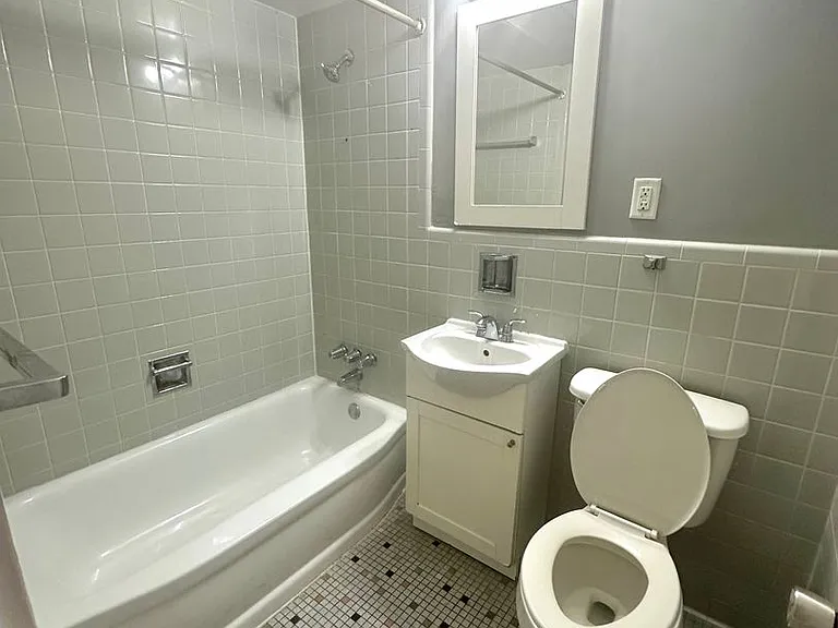 4303 Coventry Rd — Photo 5