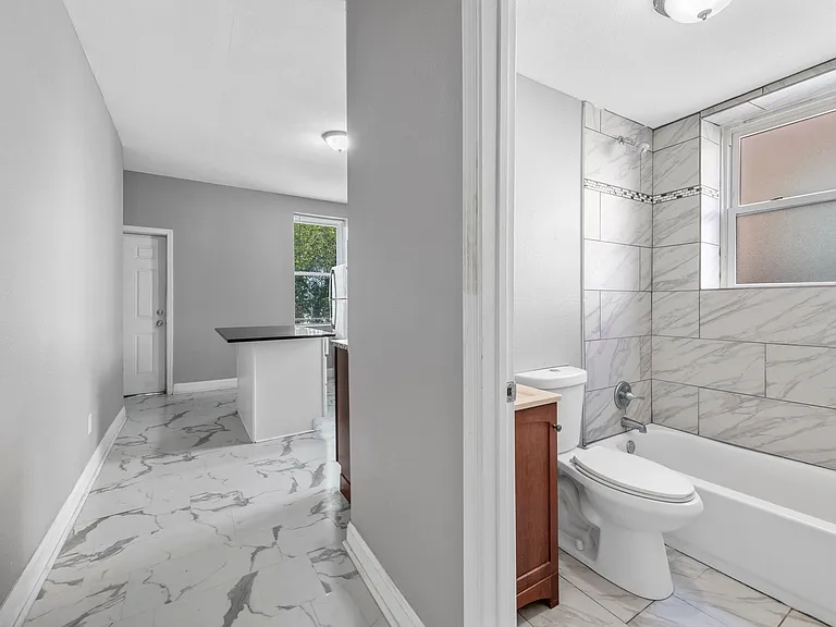 4922 Wise Ave #2F — Photo 7