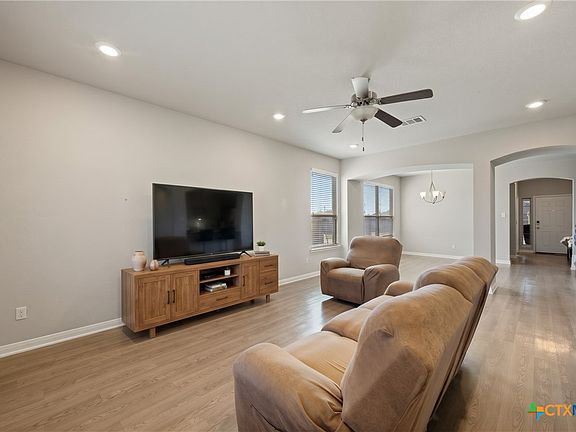 3rd image of 3611 Loma Gaile Ln