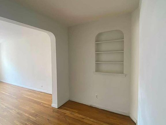 5th image of 66-20 Wetherole St #3HH