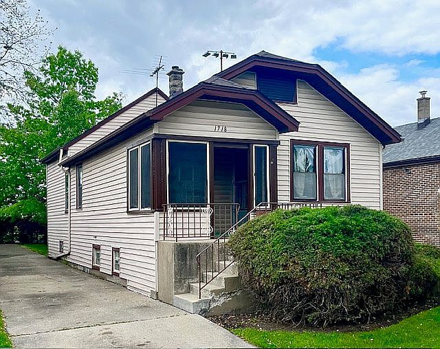 3-season enclosed porch