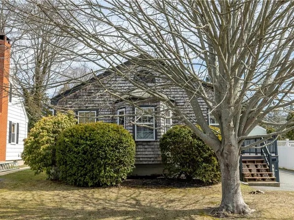 44 Keeher Ave, Newport, RI 02840