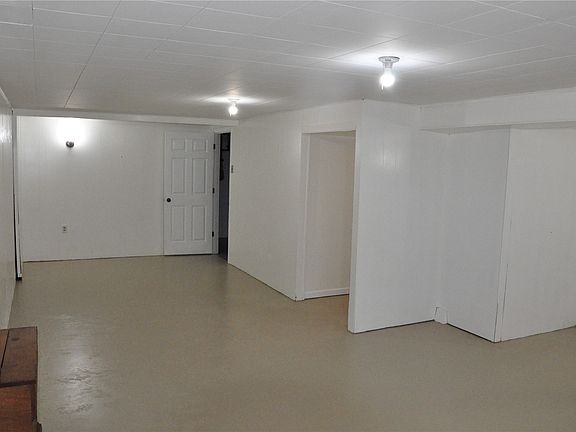 5th image of 1208 38th St SE