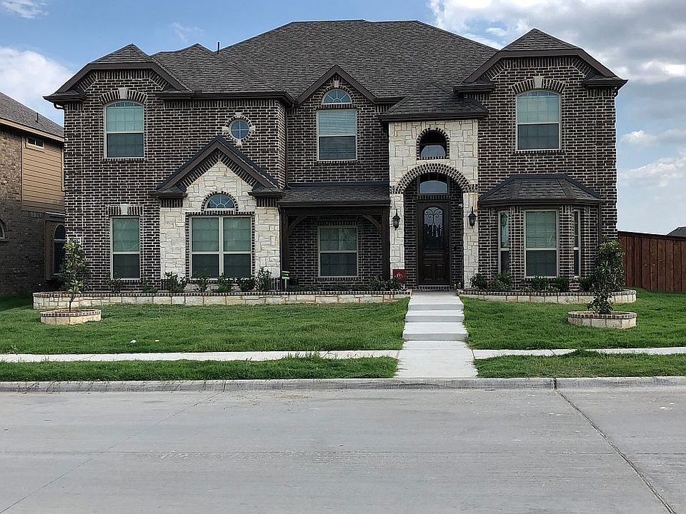 1st image of 102 Sweet Gum St