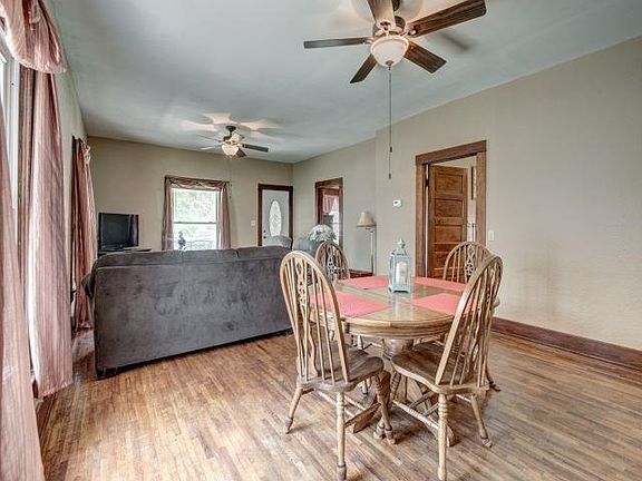 2nd image of 308 S Ash St