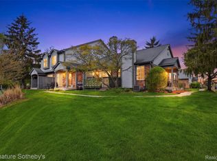 452 Nicolet St #1, Walled Lake, MI 48390