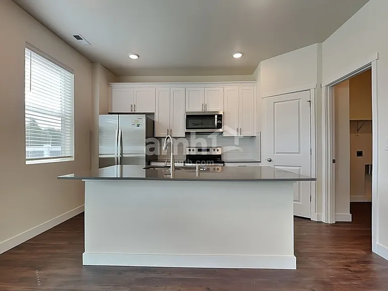 7714 Verona Loop SW — Photo 4