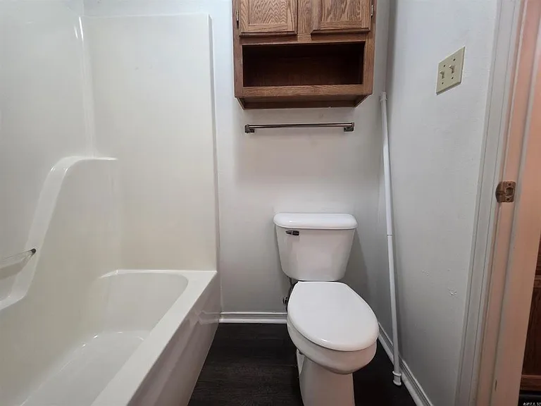 1608 Waldron Cv — Photo 14