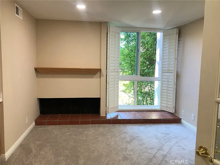 552 N Bellflower Blvd #220 — Photo 24