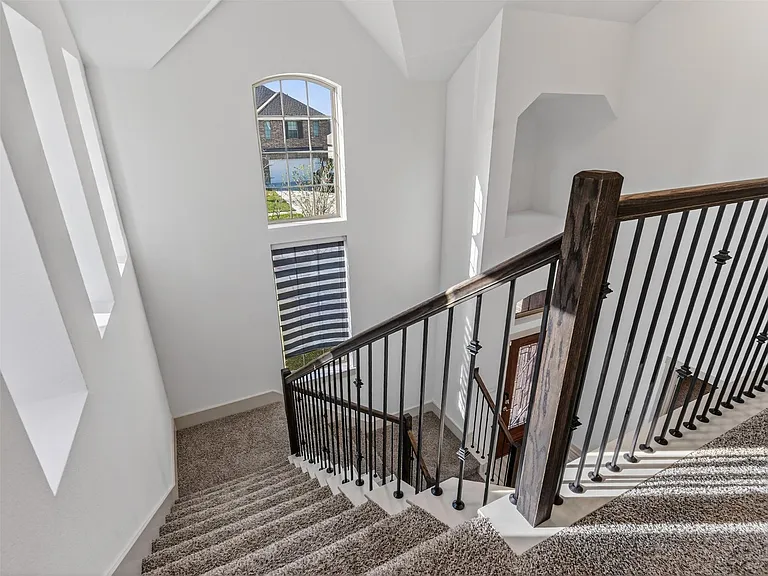 818 Kingwood Dr — Photo 26