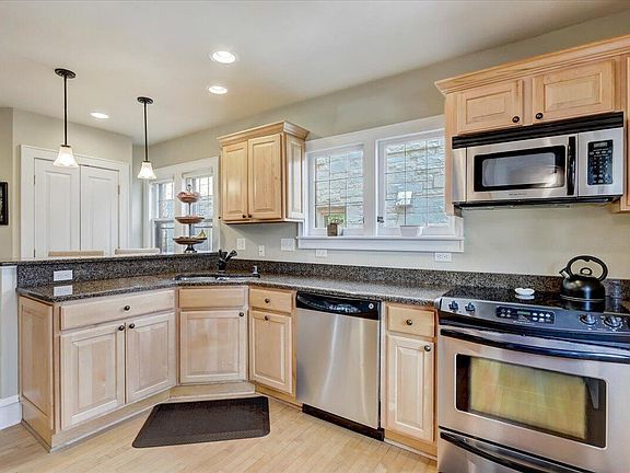 5th image of 4868 N Woodburn St