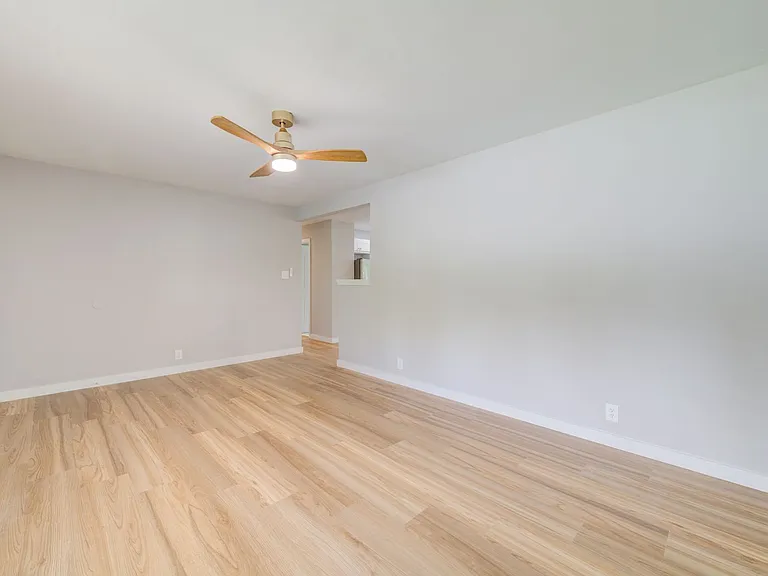 2303 Ida Dr — Photo 4