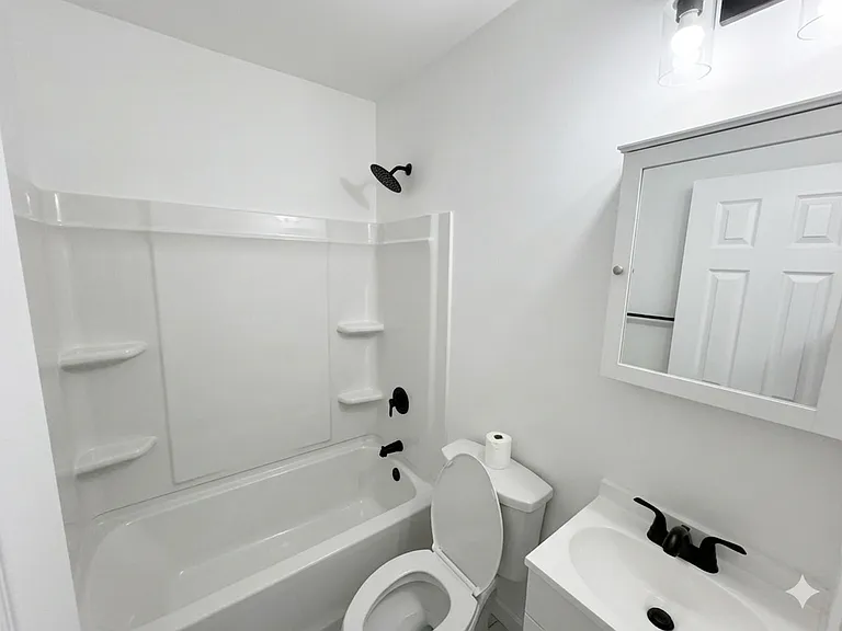1835 Corcoran St NE — Photo 6