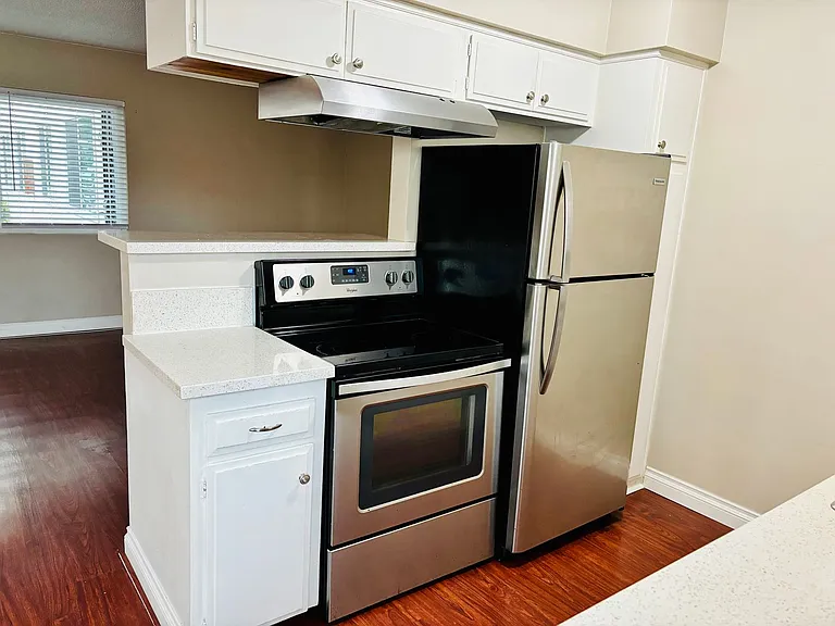 McClintock Apartments — Photo 8