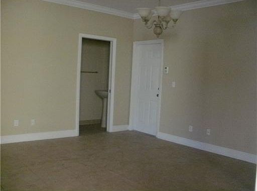 5th image of 2032 SE Avon Park Dr