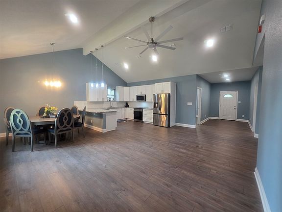 5th image of 503 W Elm St