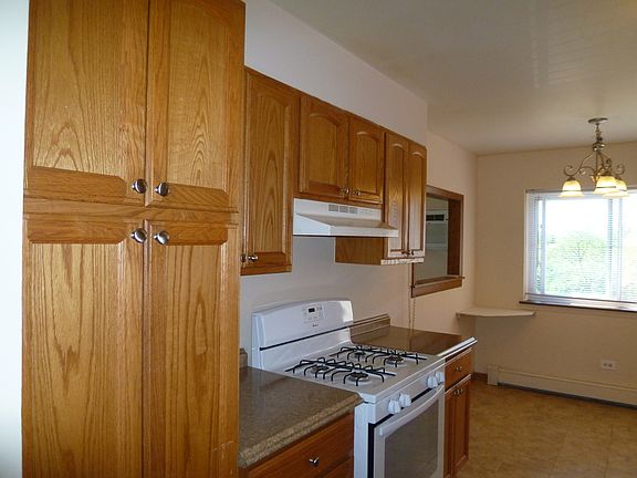 3rd image of 1311 S Finley Rd APT 307