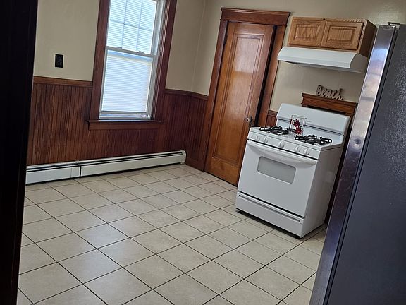 4th image of 115 Angell Ave #2