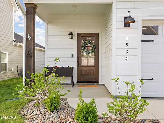 3rd image of 1534 Spring Berry Ln
