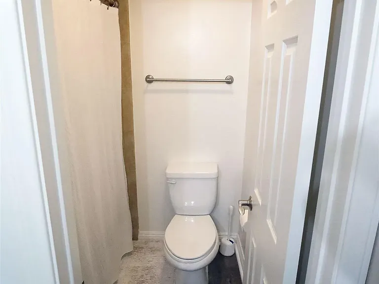 550 Graves Ave #10 — Photo 27