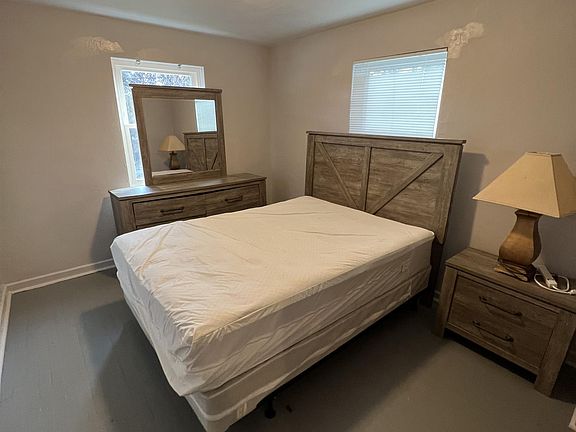 4th image of 246 Basswood Ave #2