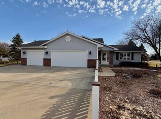 N1340 Westgreen Dr, Greenville, WI 54942