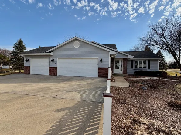 N1340 Westgreen Dr, Greenville, WI 54942