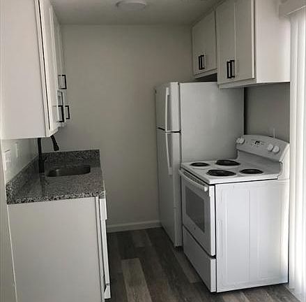 2nd image of 2351 Beechmont Ave #19