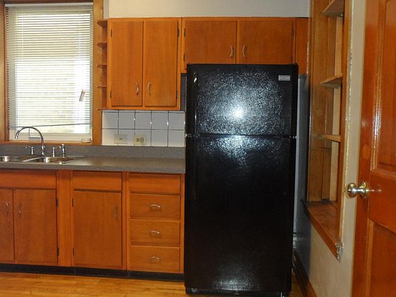 3rd image of 4249 W Potomac Ave #1