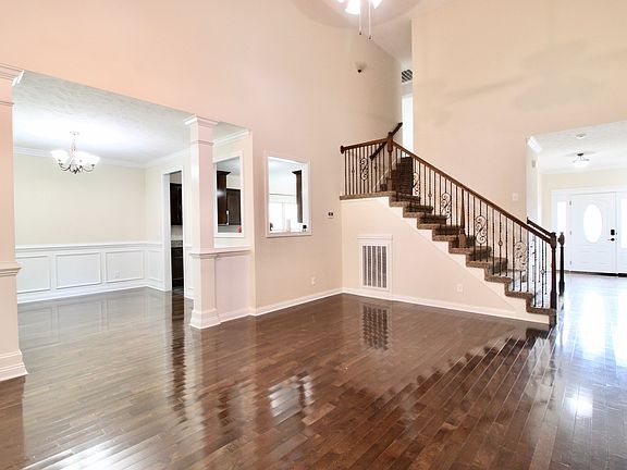 3rd image of 3758 Windmill Dr