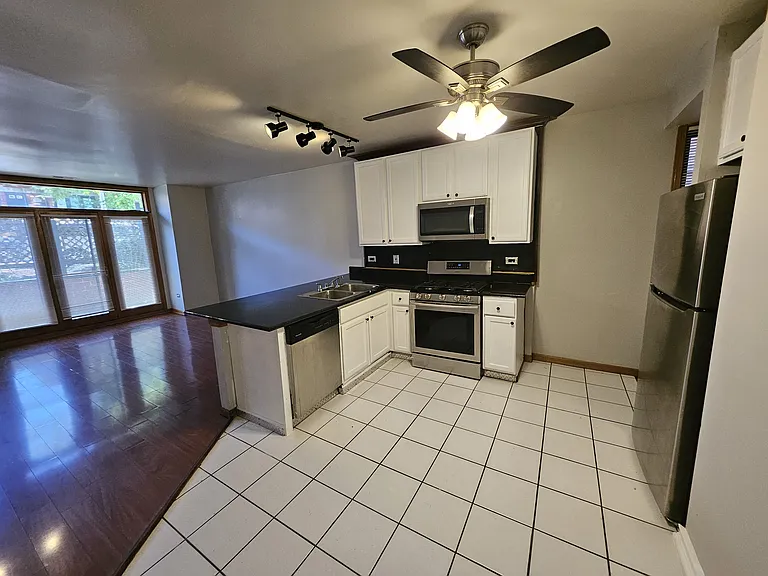 2434 W Polk St #1 — Photo 5