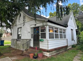 1618 Woodlawn Ave, Terre Haute, IN 47804