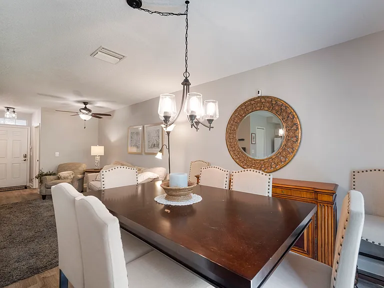9722 Forestdale Ct — Photo 10