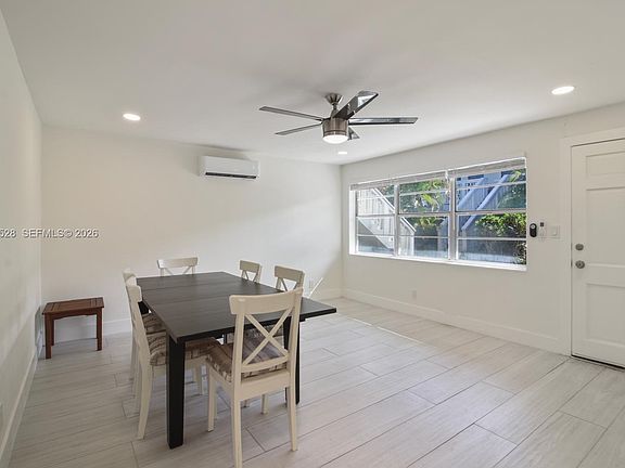 2nd image of 1440 SE 15th St APT 2