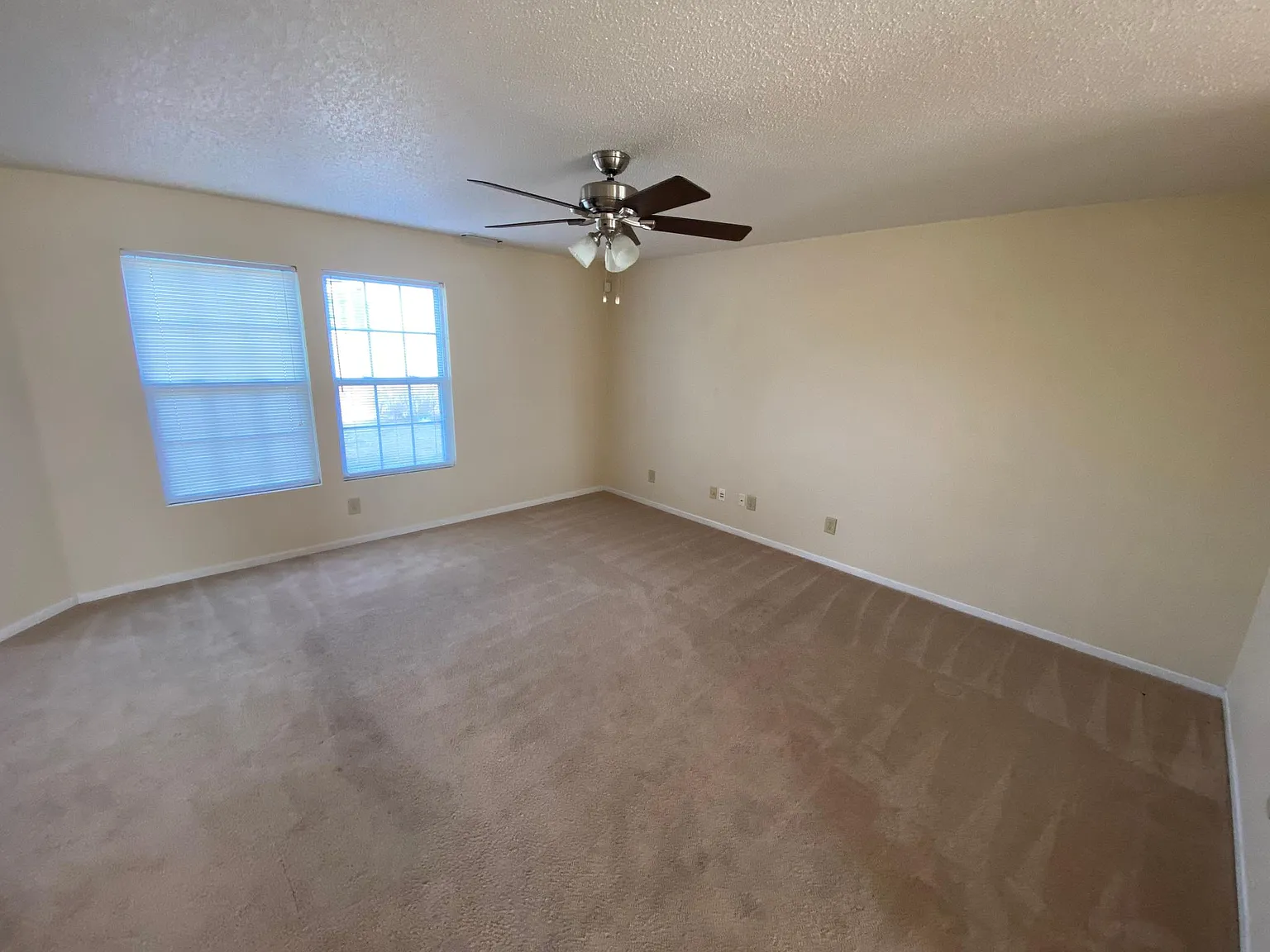 2836 Barnes Ct — Photo 3