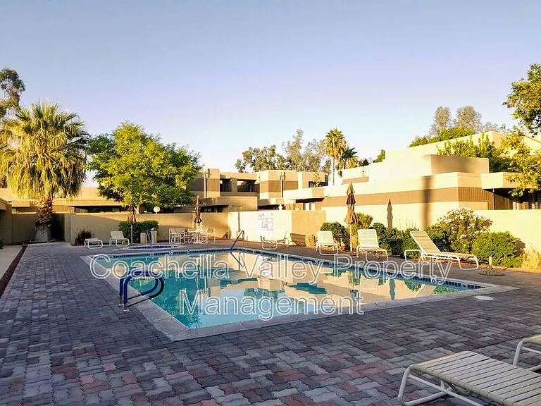 433 Bradshaw Ln #53 — Photo 1