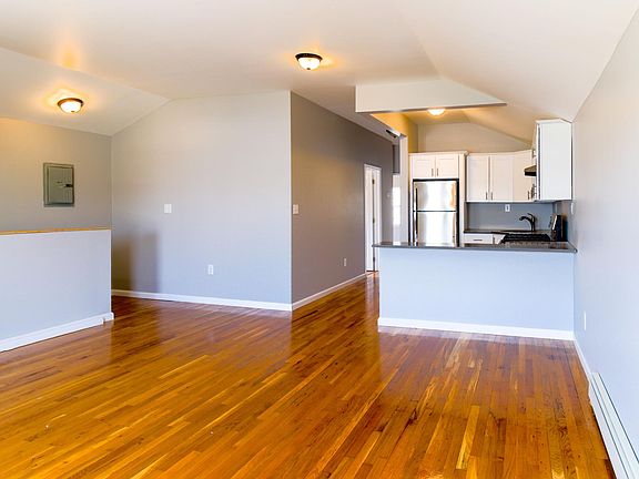 4th image of 563 Beach 72nd St #B