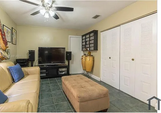 11938 NW 12th St — Photo 5