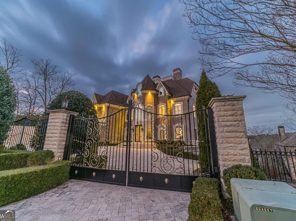 8330 Jett Ferry Rd, Sandy Springs, GA 30350