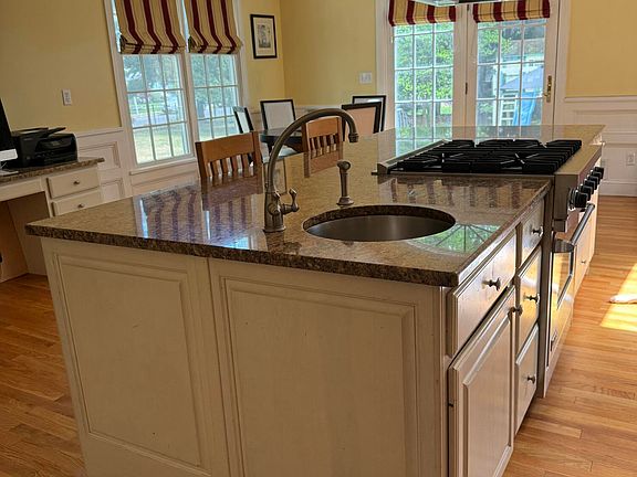 5th image of 14 Silverbrook Place