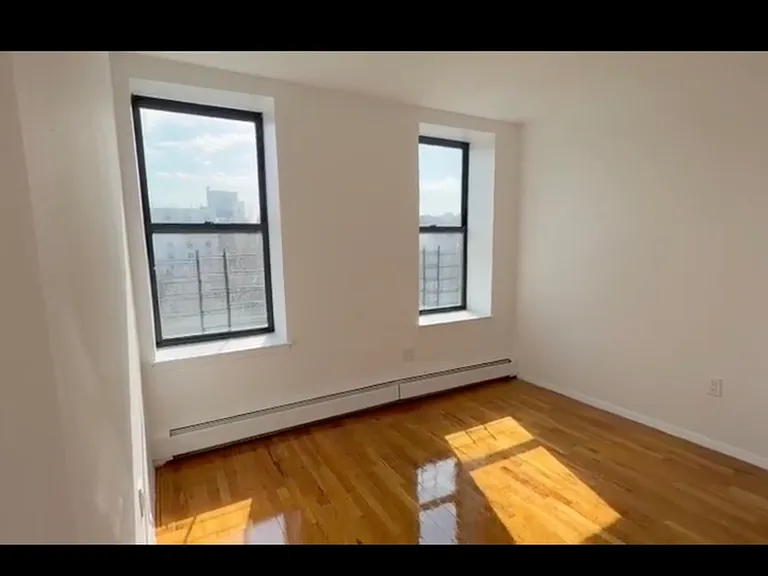 1310 Sheridan Ave — Photo 4
