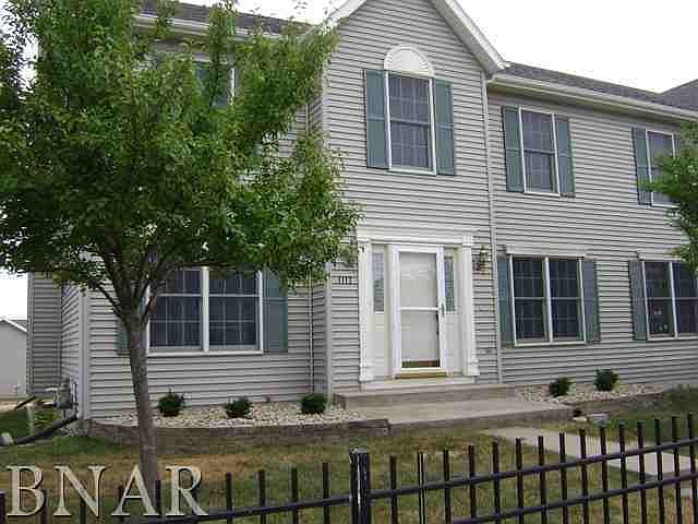 2nd image of 1121 E Shelbourne Dr