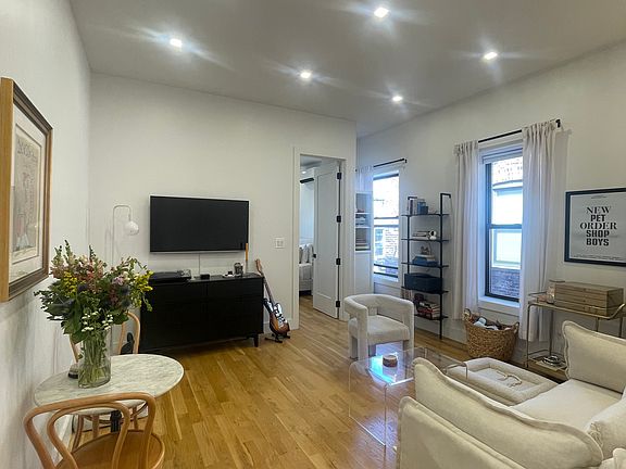4th image of 419 16th St #17